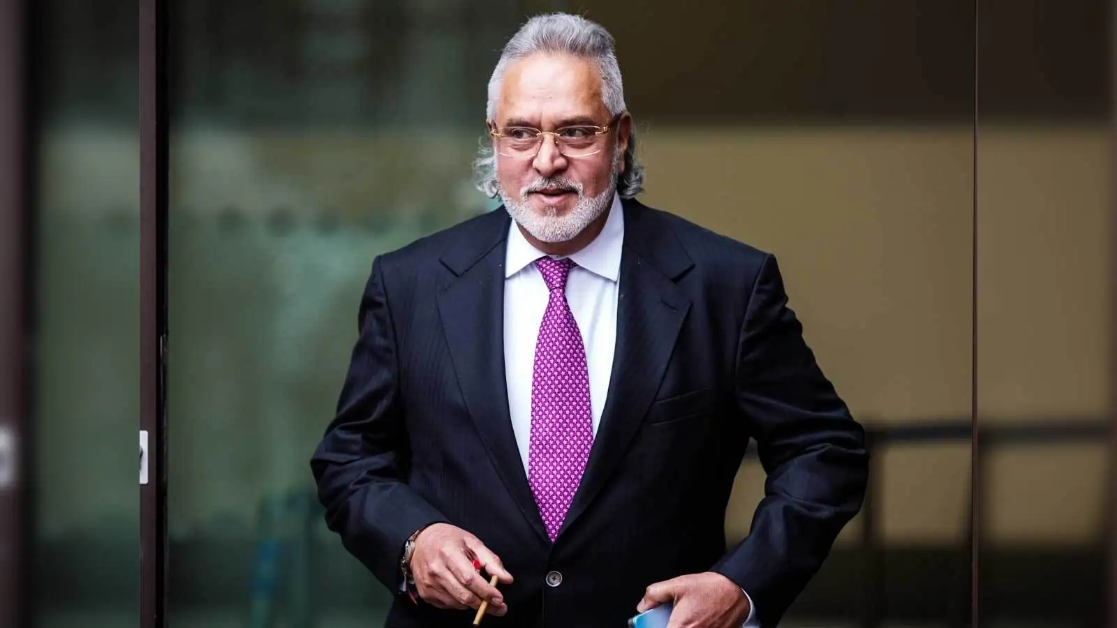 Vijay Mallya – Net Worth, Lifestyle & Bank Fraud Case :